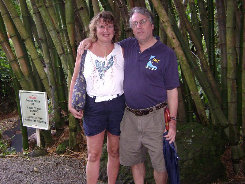 Library - 4906.jpg - Fatso and wife, botanical gardens, Soufriere